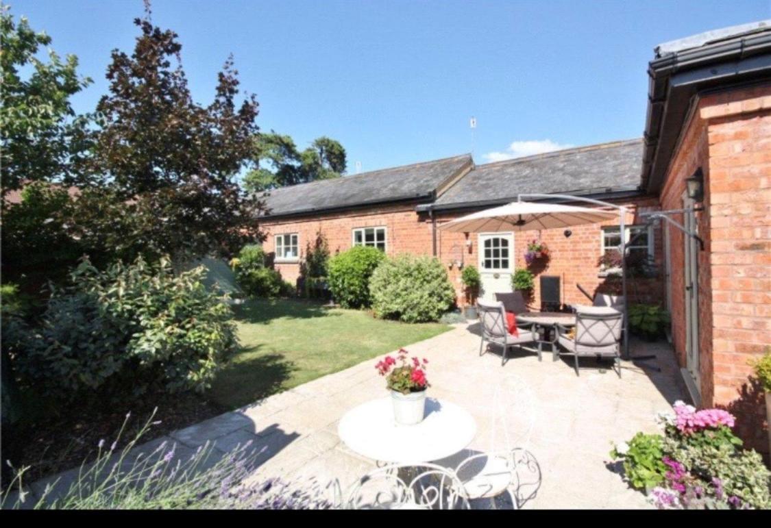Stunning Barn Private Hot Tub Malvern & Worcester Sleeps 6 Extérieur photo